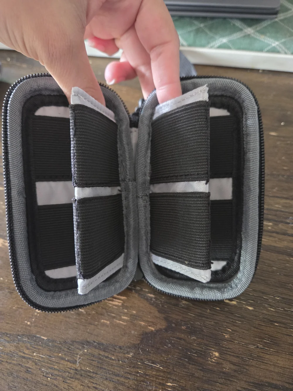 Adorama Slinger Digital Memory card case